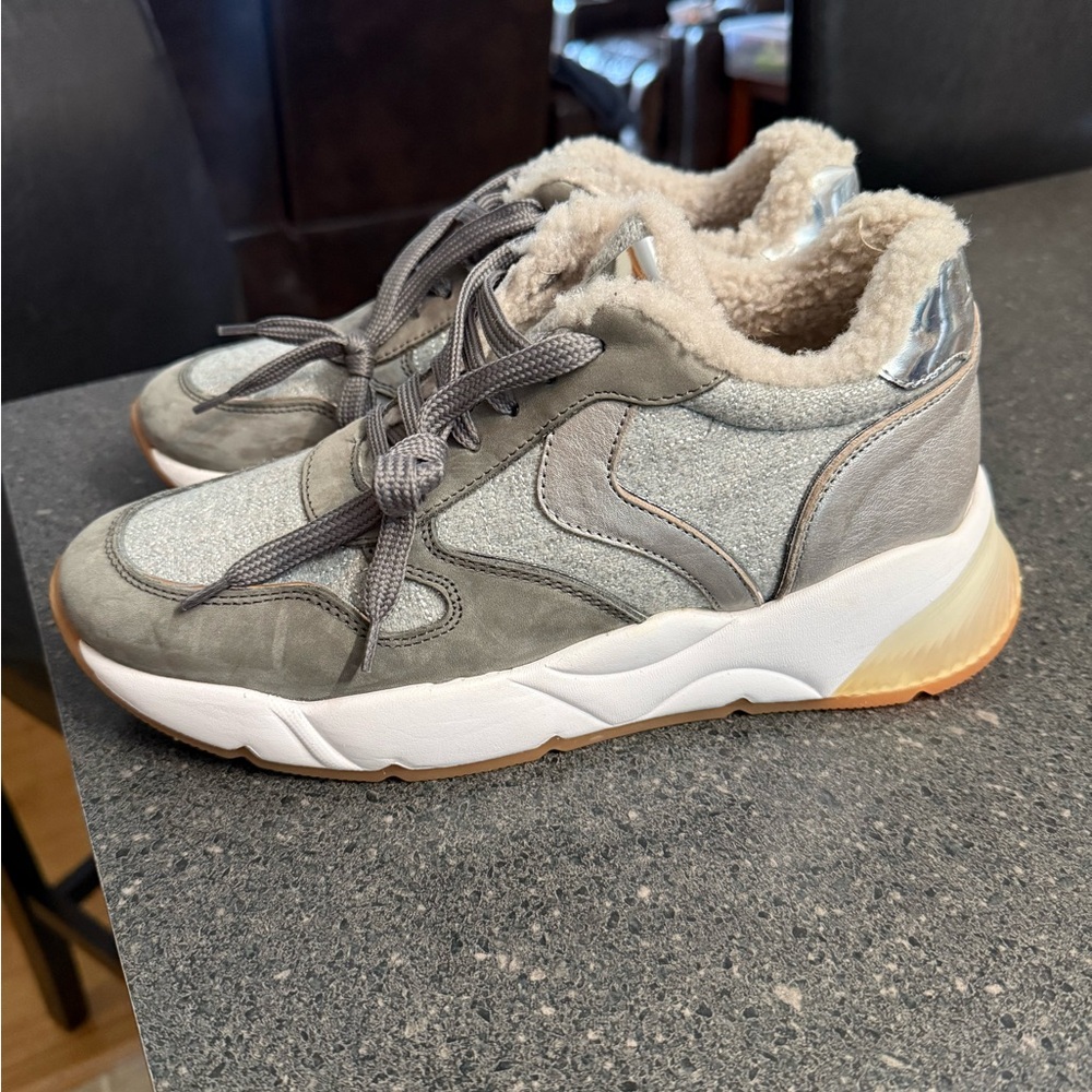 Voile Blanche Sheel Fur Shearling Lined Sneaker size 11 Women's, EURO 41.